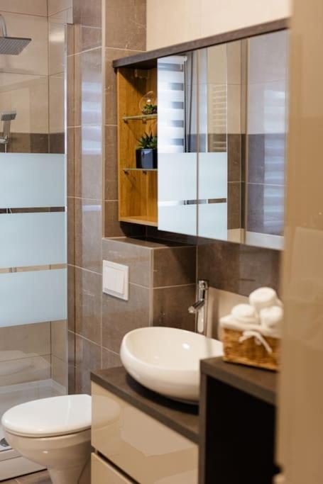 Apartman Lux Self Check-In Virovitica Exterior photo
