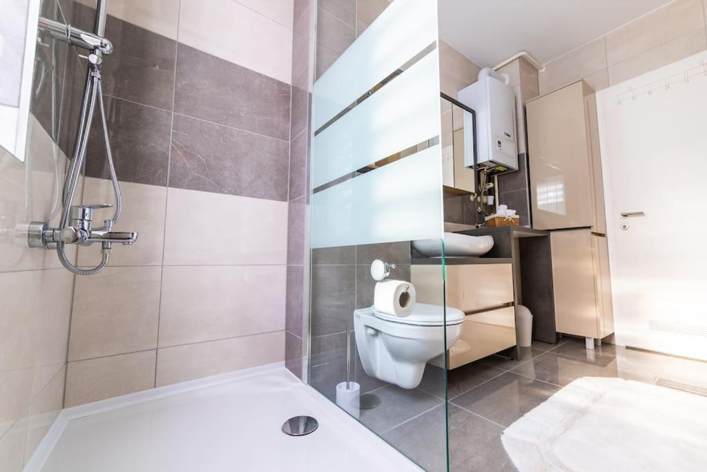 Apartman Lux Self Check-In Virovitica Exterior photo